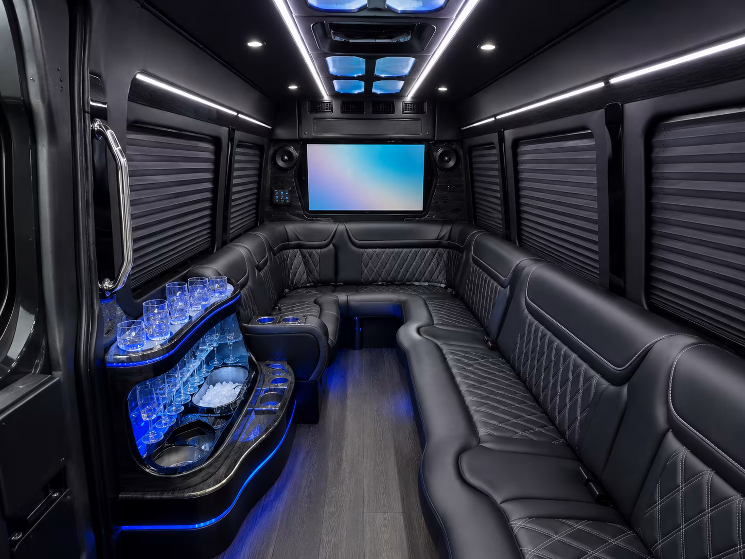airport shuttle buses for north port corporate travel groups