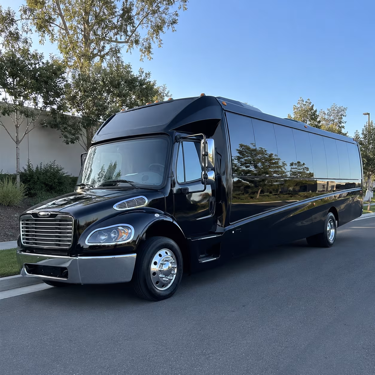 north port 18 passenger minibus